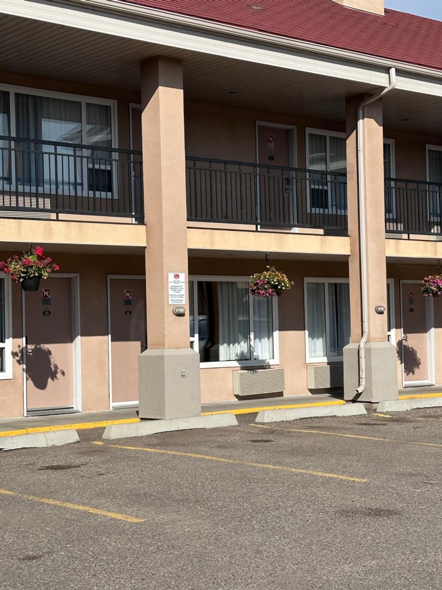Econo Lodge Inn & Suites Lethbridge Exterior foto