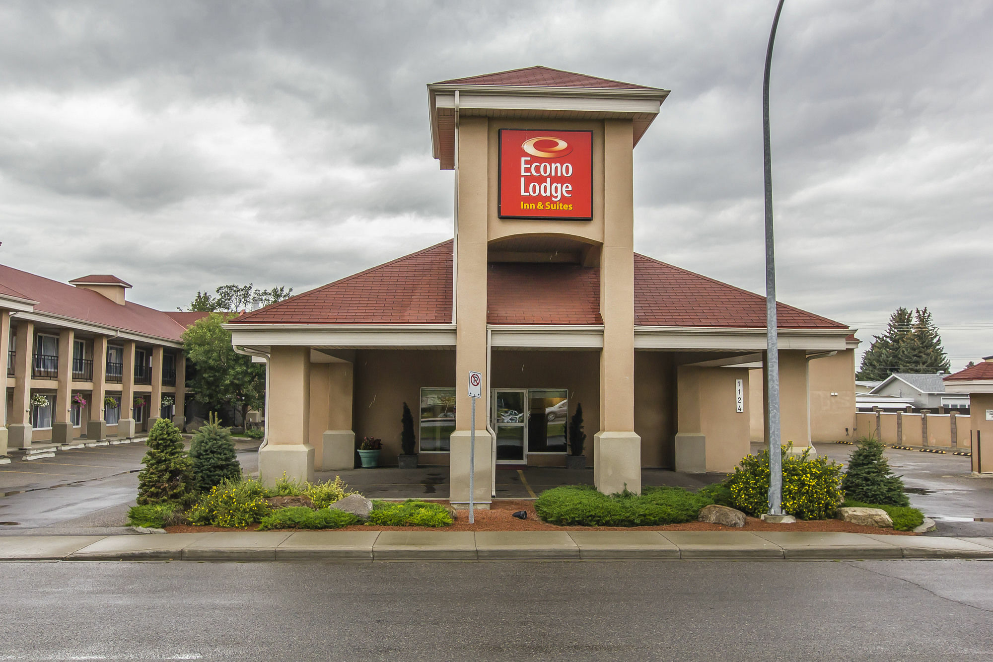Econo Lodge Inn & Suites Lethbridge Exterior foto
